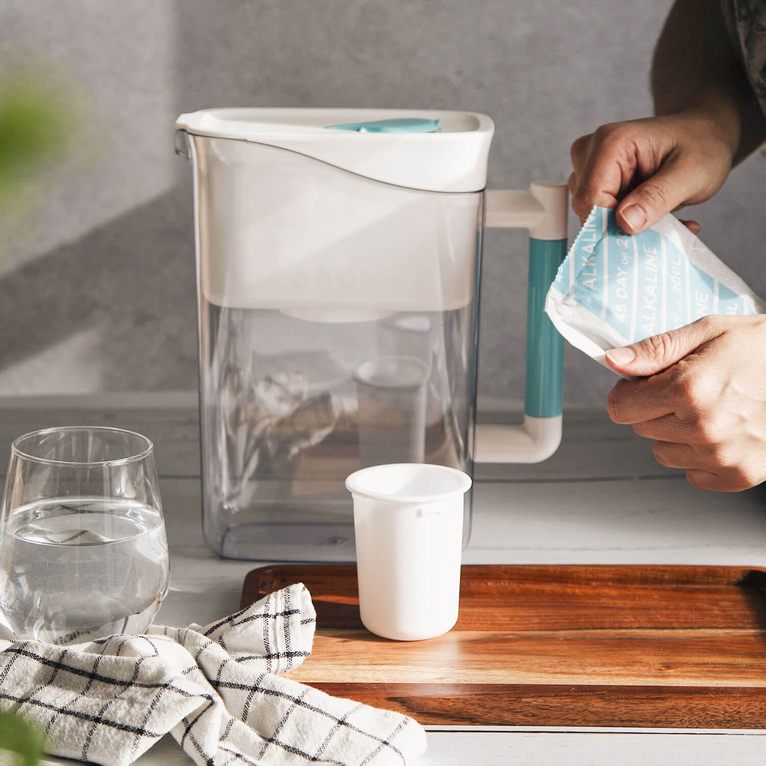 Phox Wave 2.8L Water Filter Jug, fits in your fridge